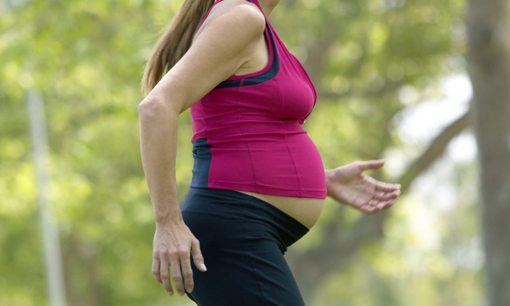 Физические упражнения помогают женщинам переносить роды легче